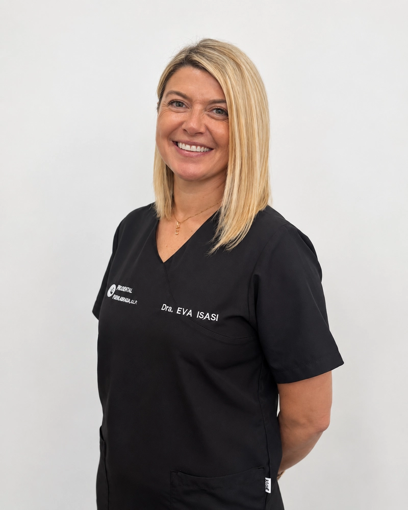 Eva Isasi, odontología general, cirugía e implantología en Prodental Fuenlabrada
